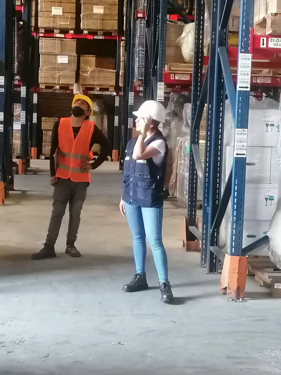 Supervisión del inventario en almacén